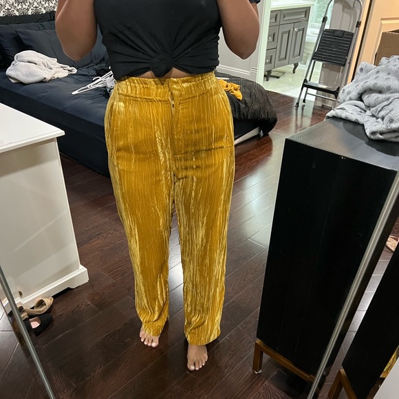 Yellow velvet pants, US6 - Picture 2 of 3
